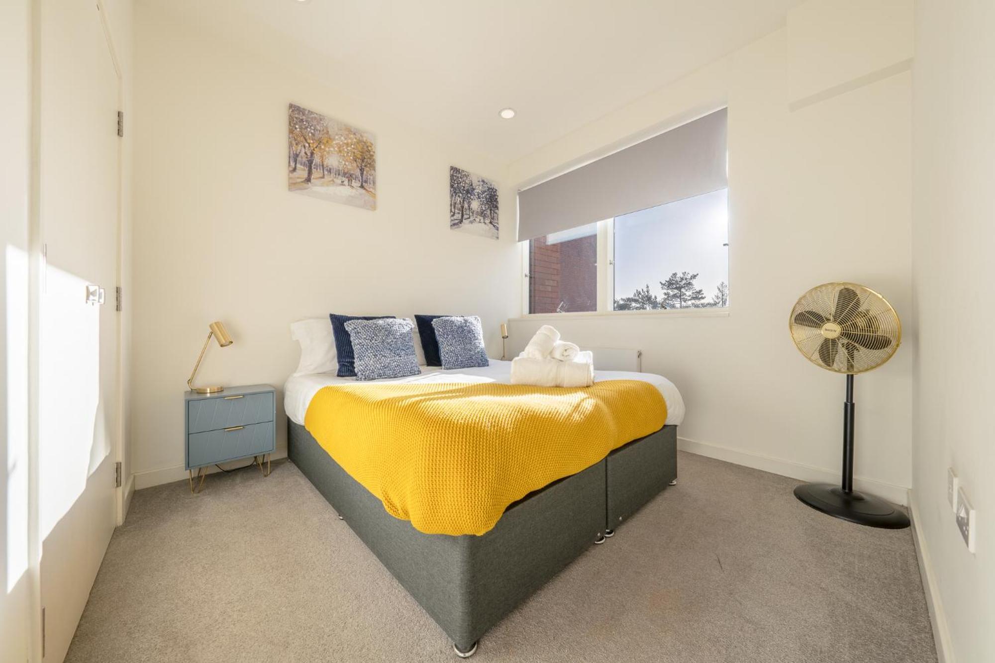 Luxury 1 Bedroom Serviced Apartment With Roof Terrace & Gym Stevenage Bagian luar foto