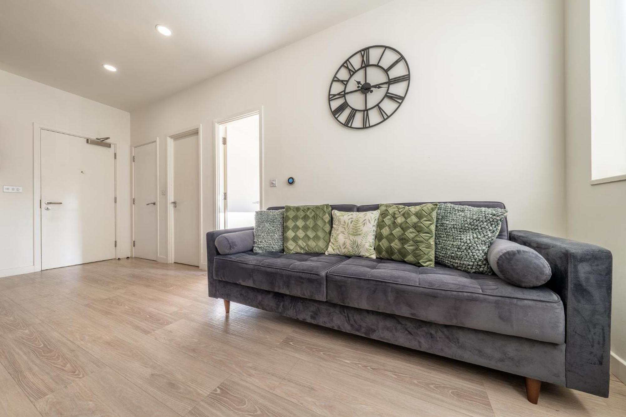 Luxury 1 Bedroom Serviced Apartment With Roof Terrace & Gym Stevenage Bagian luar foto
