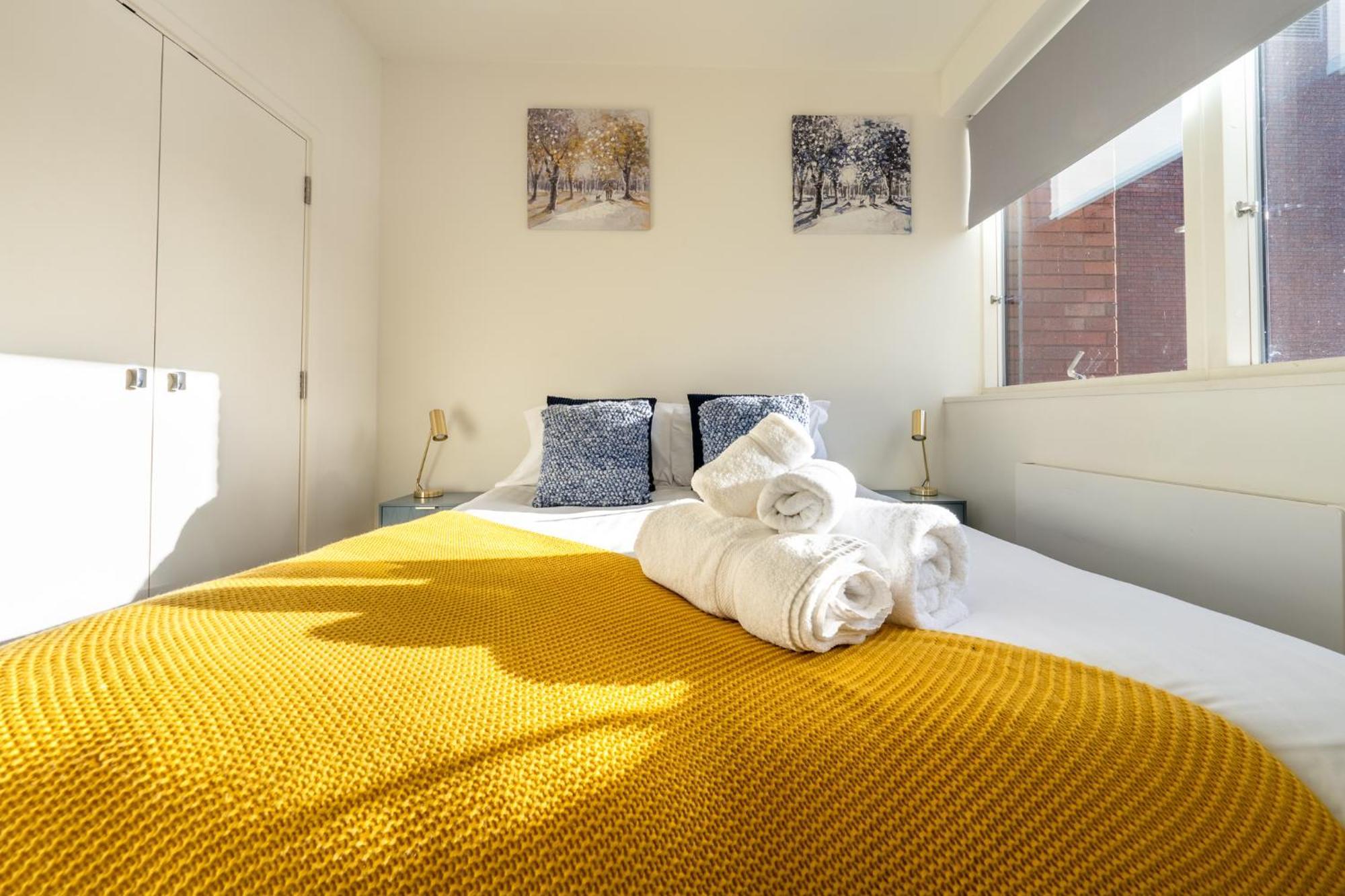 Luxury 1 Bedroom Serviced Apartment With Roof Terrace & Gym Stevenage Bagian luar foto