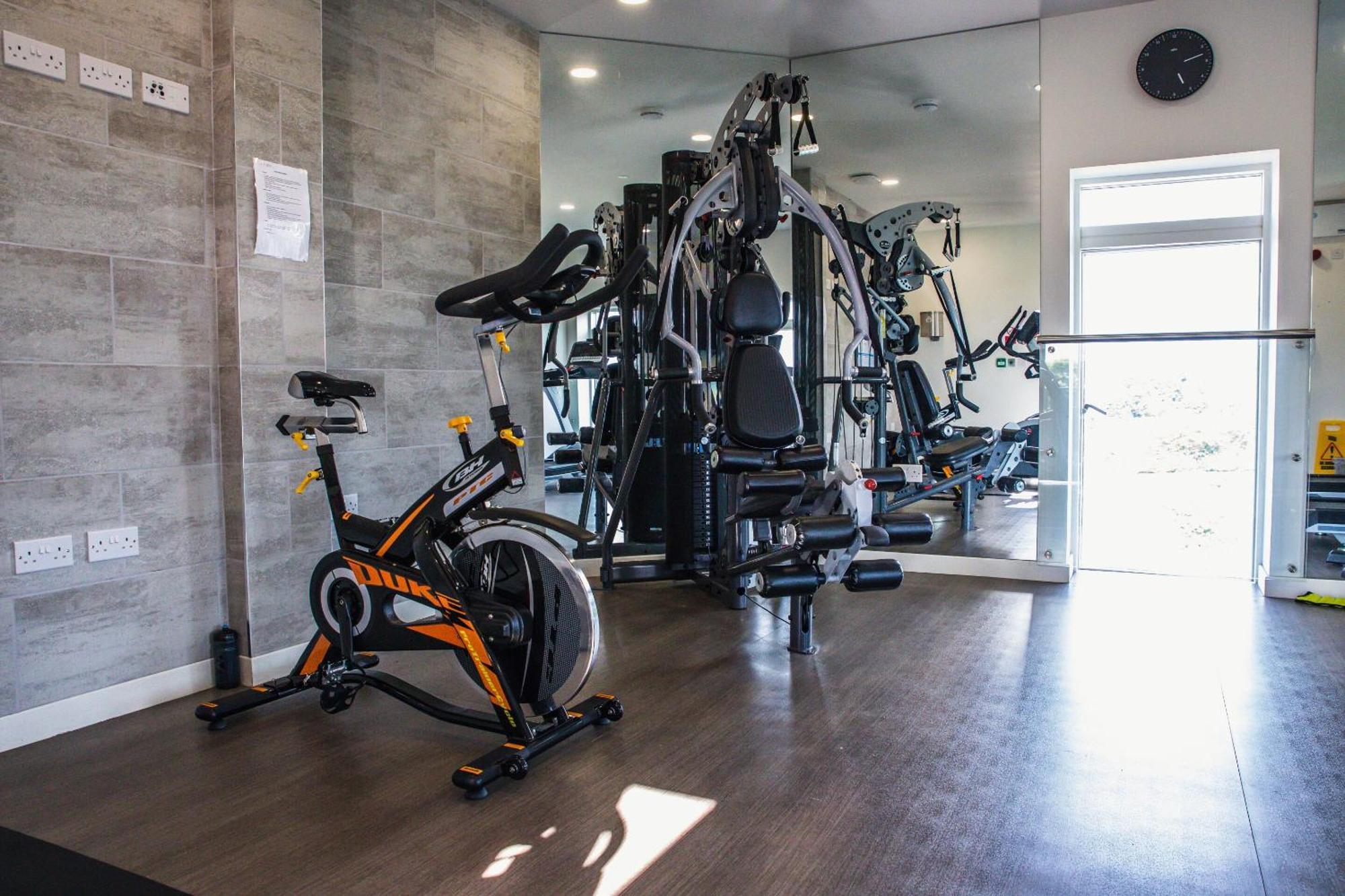 Luxury 1 Bedroom Serviced Apartment With Roof Terrace & Gym Stevenage Bagian luar foto