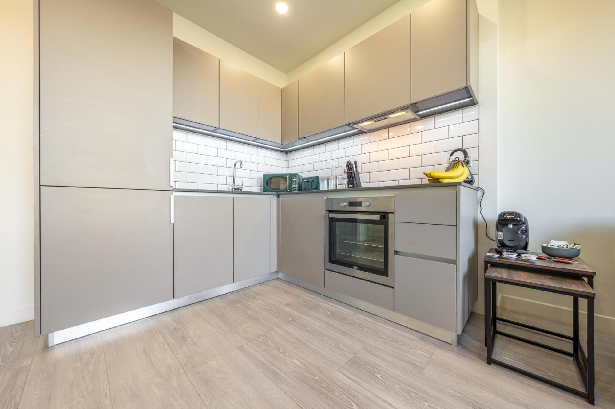 Luxury 1 Bedroom Serviced Apartment With Roof Terrace & Gym Stevenage Bagian luar foto