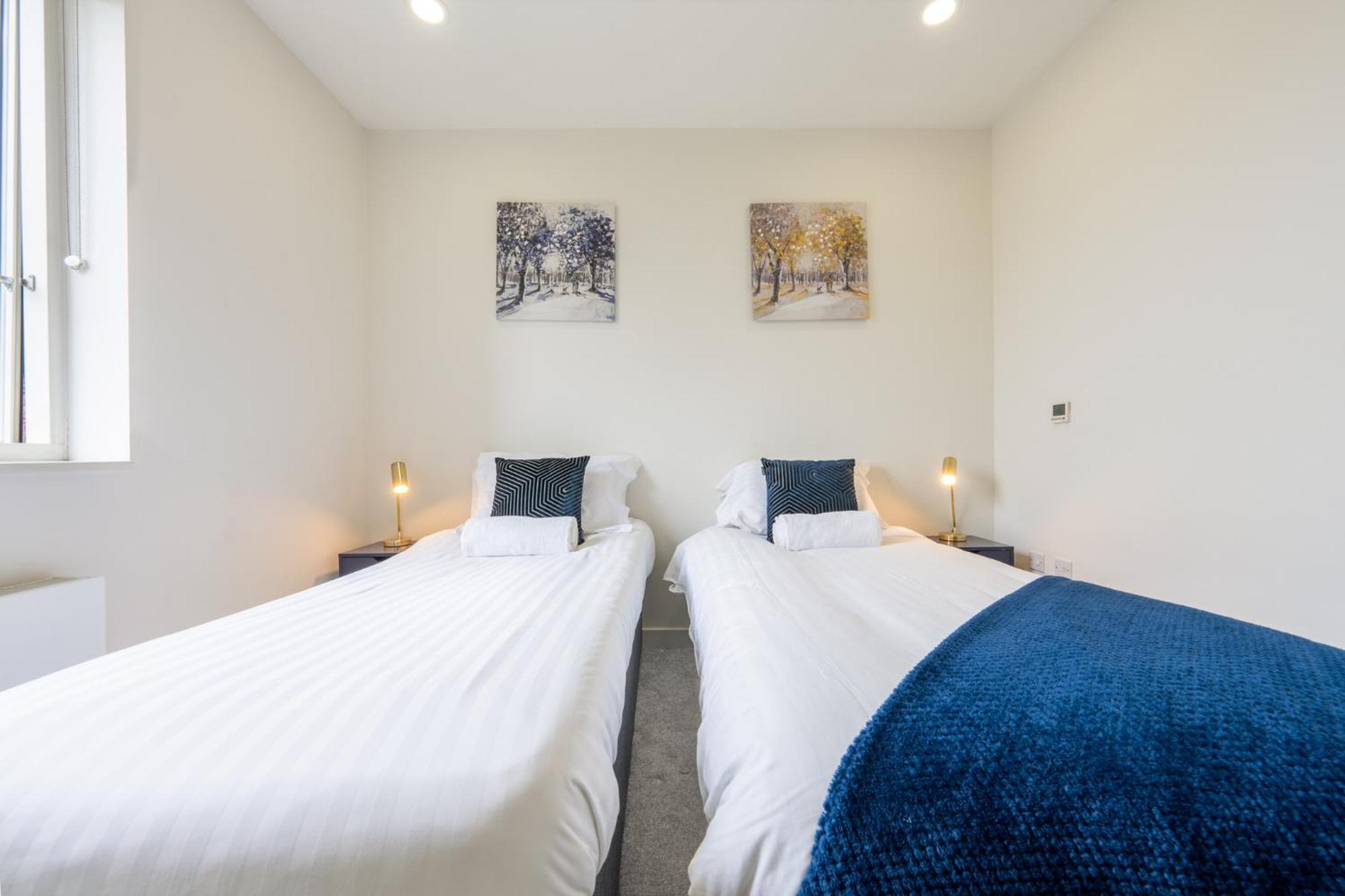 Luxury 1 Bedroom Serviced Apartment With Roof Terrace & Gym Stevenage Bagian luar foto