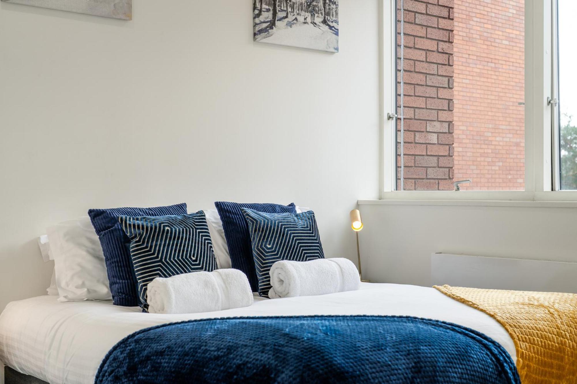 Luxury 1 Bedroom Serviced Apartment With Roof Terrace & Gym Stevenage Bagian luar foto