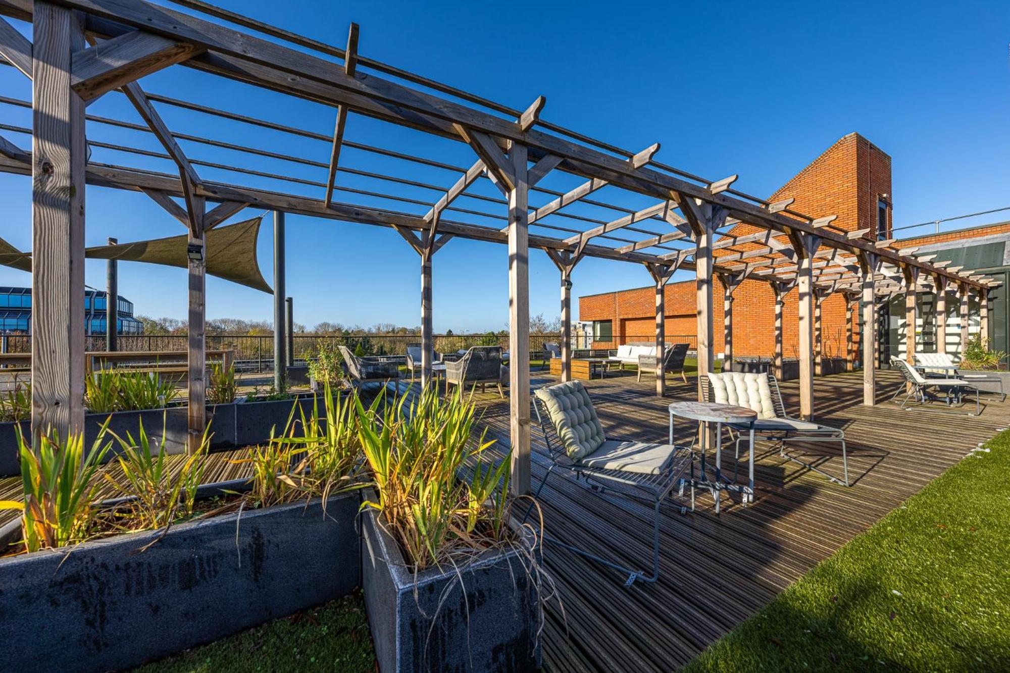 Luxury 1 Bedroom Serviced Apartment With Roof Terrace & Gym Stevenage Bagian luar foto